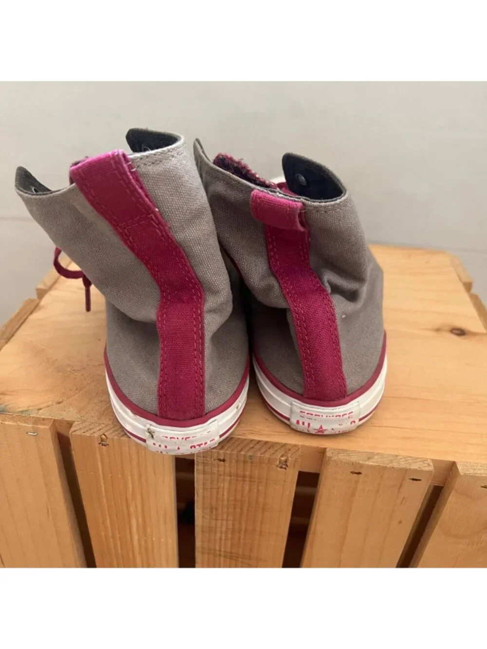 Converse Size 6 Gray Pink Chuck Taylor All Star High Top Sneakers Retro Shoes